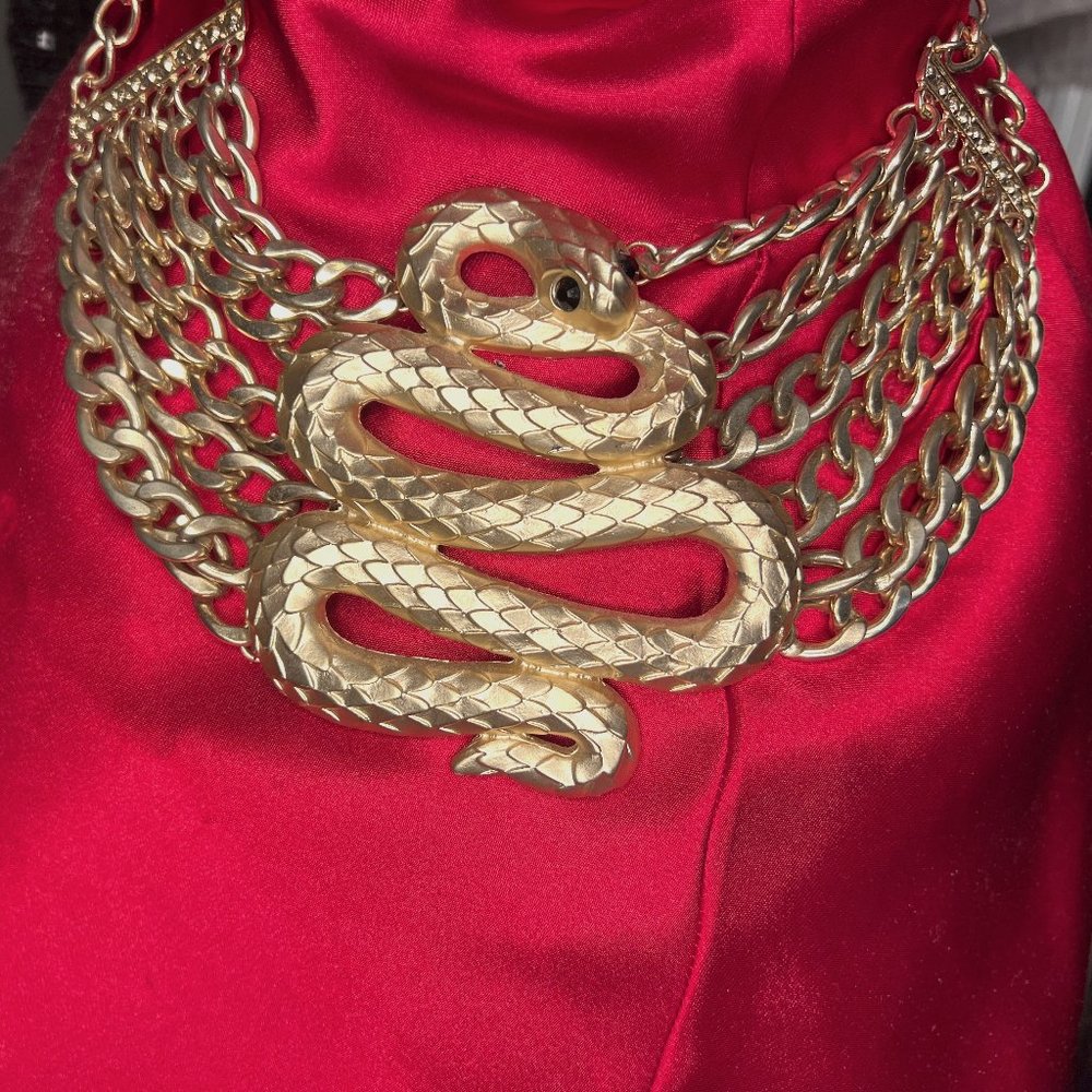 Snake Gold Necklace - A Swifties Dream